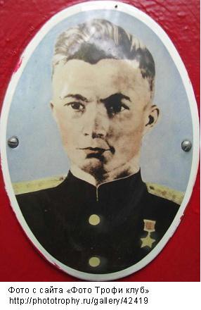 Портрет В.И.Щербакова на памятнике